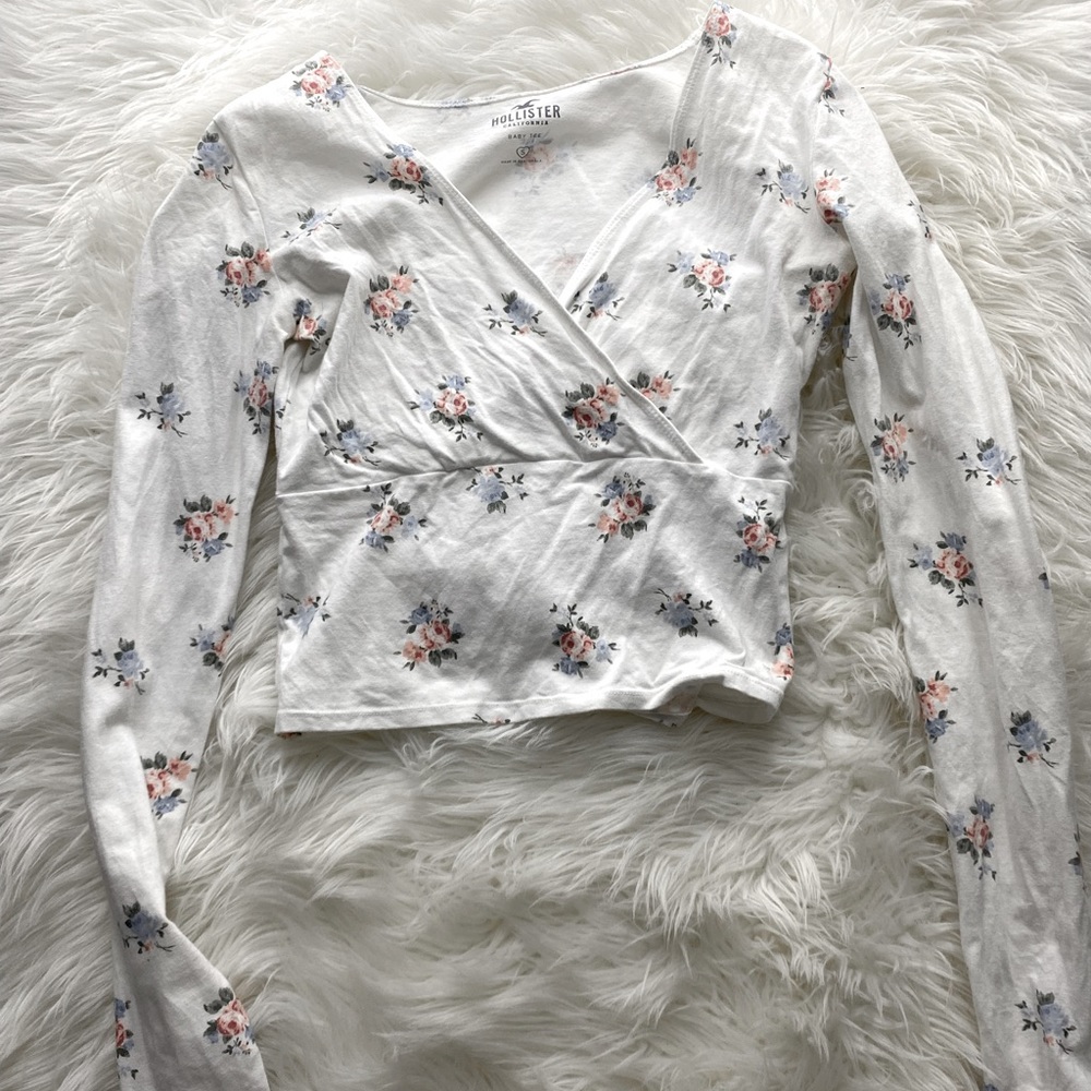 hollister baby tee